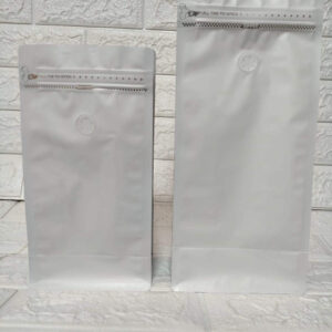 Empaque Bolsa Café 0.5 libra 13*20+7.0cm Blanco